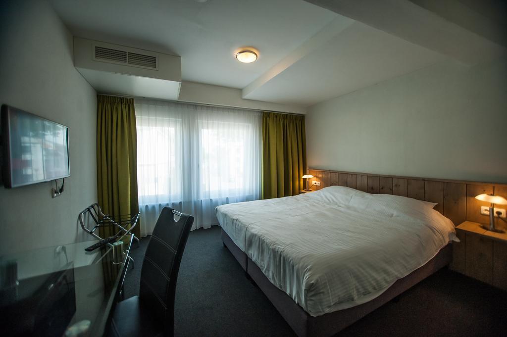 Hotel Taurus Cuijk Exterior photo
