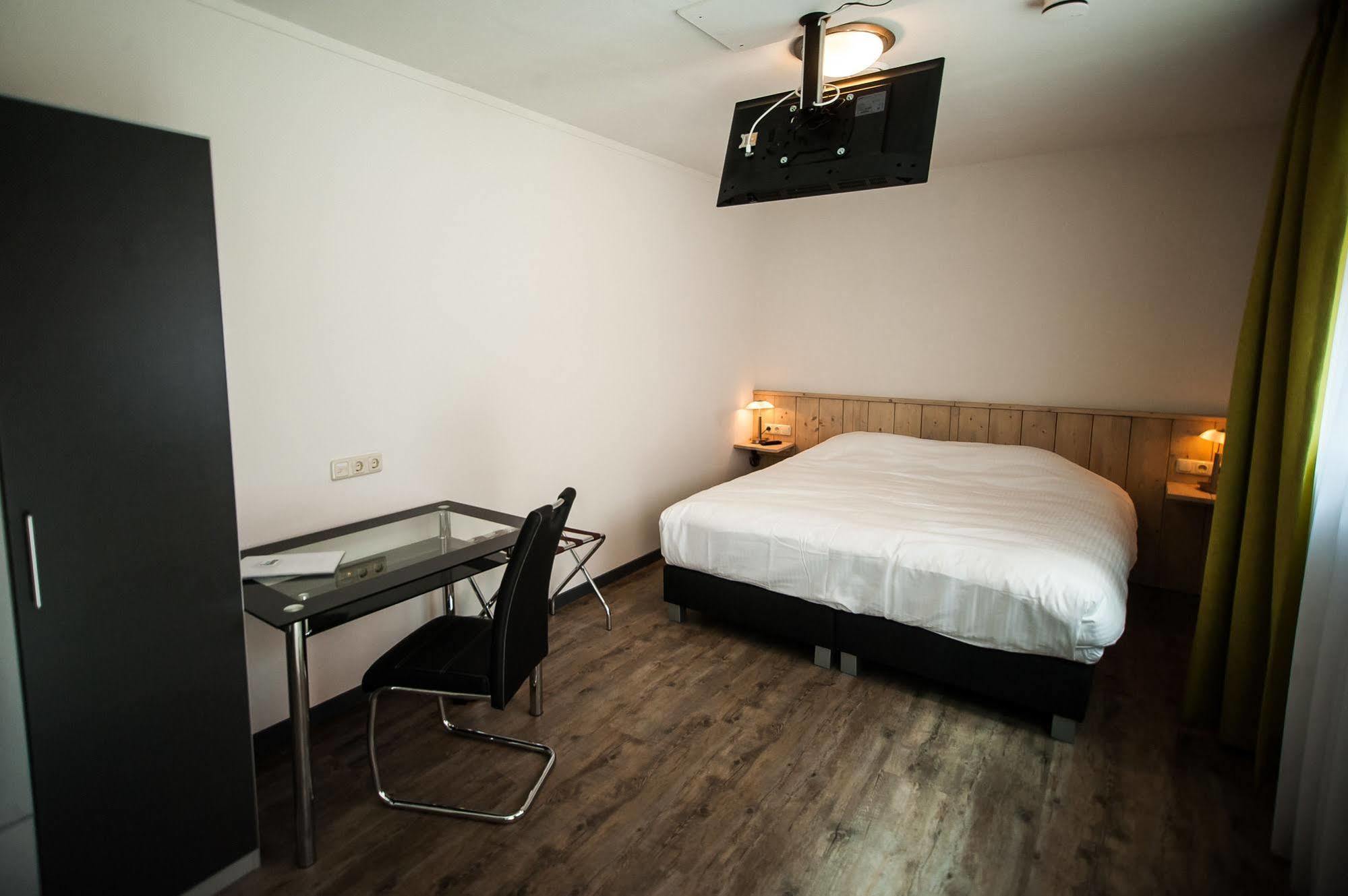 Hotel Taurus Cuijk Exterior photo